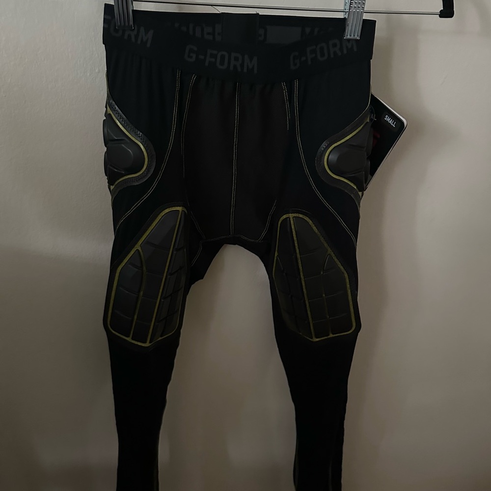 BRAND NEW with tags! G-Form Padded Black Protective Leggings Size Small